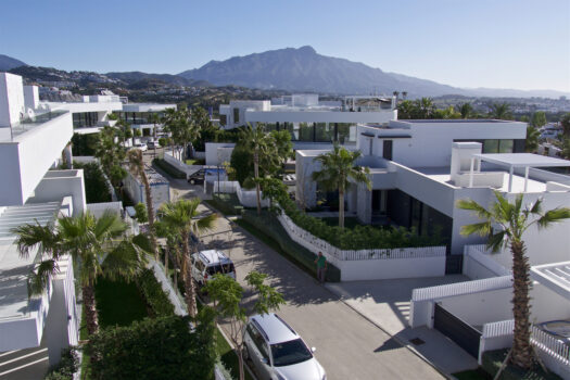 5 Bed Detached Villa for sale in Benahavis, Costa del Sol