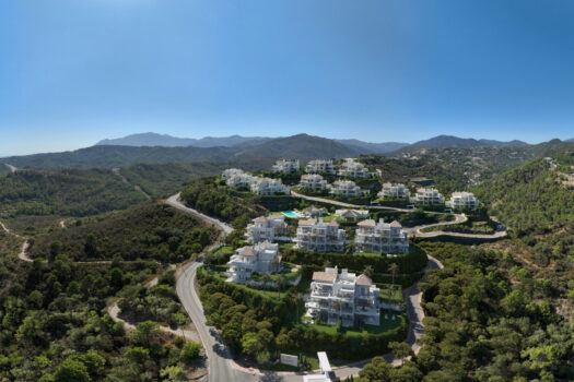 2 Bed Ground Floor Apartment for sale in Benahavis, Costa del Sol