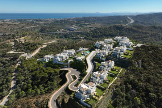 2 Bed Ground Floor Apartment for sale in Benahavis, Costa del Sol