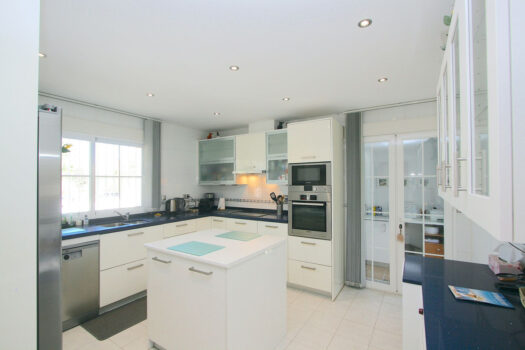 5 Bed Detached Villa for sale in Mijas Golf, Costa del Sol