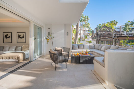3 Bed Ground Floor Apartment for sale in The Golden Mile, Costa del Sol