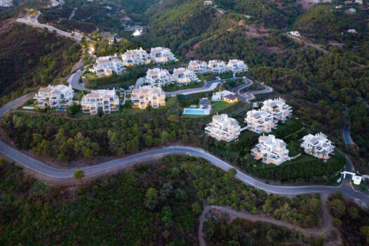 2 Bed Ground Floor Apartment for sale in Benahavis, Costa del Sol