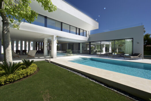 5 Bed Detached Villa for sale in Benahavis, Costa del Sol