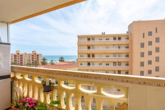 Spectacular south facing corner apartment with sea views 100m from the beach!