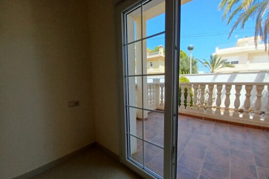 5 bedroom Villa for sale in Cabo Roig