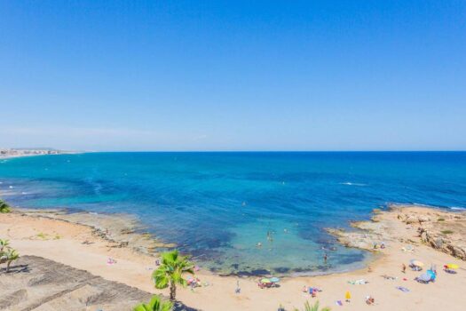 Opportunity with sea views and two bedrooms