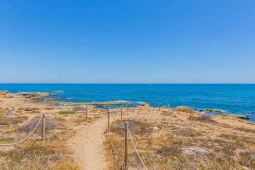 Opportunity with sea views and two bedrooms