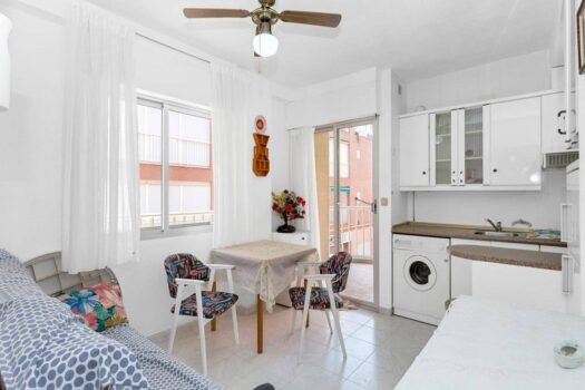 Fantastic one-bedroom flat 200 metres from the sea