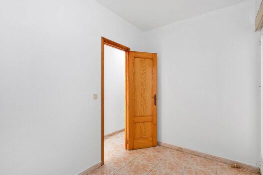 SOUTH apartment with 3 bedrooms with large terrace 250 m away. of the Natural Pools of Playa del Cur