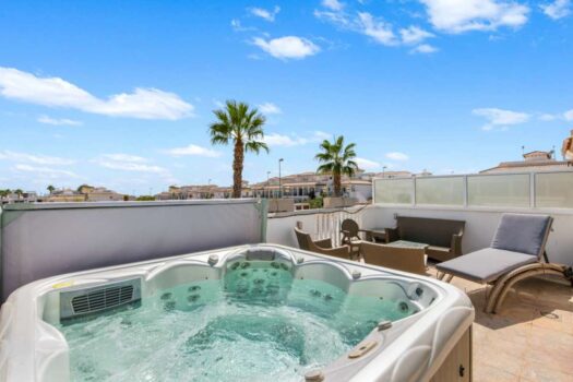 4 bedroom Villa for sale in Punta Prima