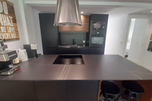 3 Bed Middle Floor Apartment for sale in Marbella, Costa del Sol