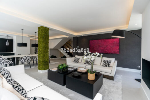 5 Bed Detached Villa for sale in Nueva Andalucia, Costa del Sol