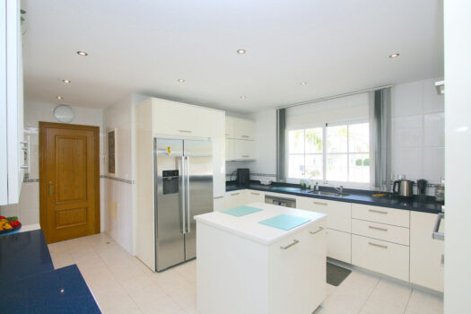 5 Bed Detached Villa for sale in Mijas Golf, Costa del Sol