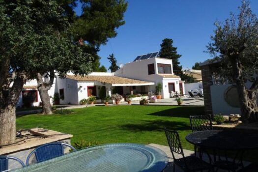 9 bedroom Villa for sale in Cabo Roig
