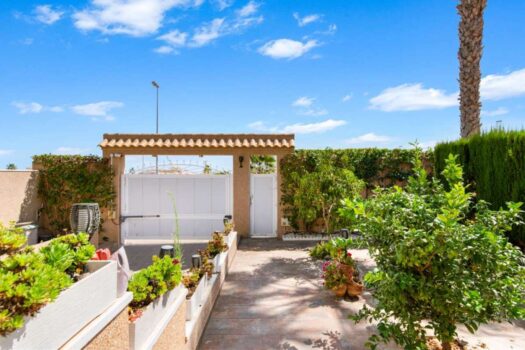 4 bedroom Villa for sale in Punta Prima