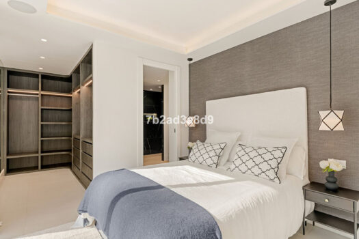 5 Bed Detached Villa for sale in Nueva Andalucia, Costa del Sol