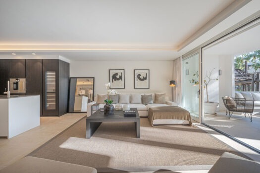 3 Bed Ground Floor Apartment for sale in The Golden Mile, Costa del Sol