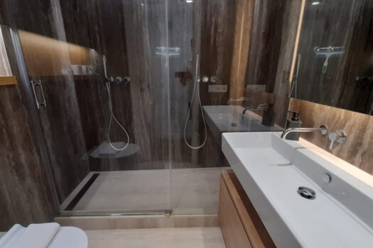 3 Bed Middle Floor Apartment for sale in Marbella, Costa del Sol