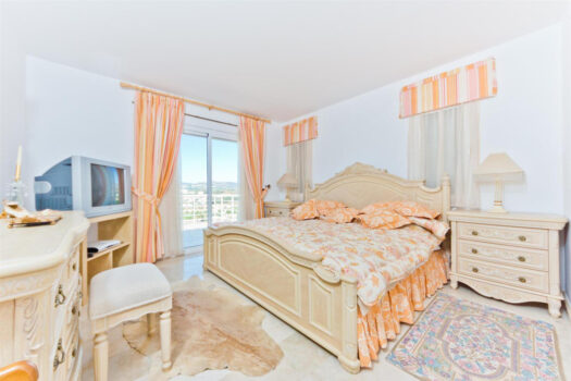 6 Bed Detached Villa for sale in Mijas Golf, Costa del Sol