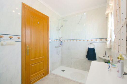 5 Bed Detached Villa for sale in Mijas Golf, Costa del Sol