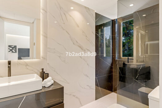 5 Bed Detached Villa for sale in Nueva Andalucia, Costa del Sol