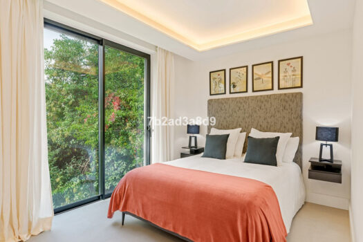 5 Bed Detached Villa for sale in Nueva Andalucia, Costa del Sol