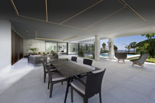 5 Bed Detached Villa for sale in Benahavis, Costa del Sol
