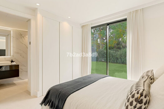 5 Bed Detached Villa for sale in Nueva Andalucia, Costa del Sol
