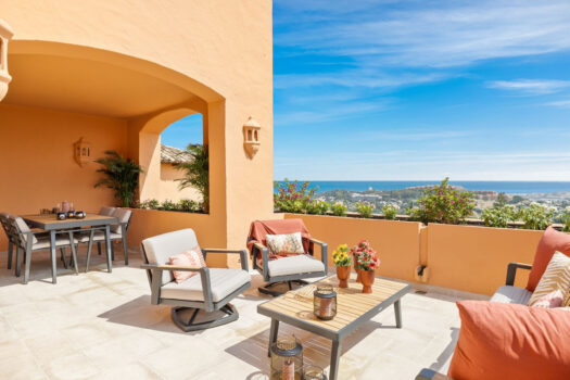 3 Bed roproperties.Penthouse Duplex Apartment for sale in Nueva Andalucia, Costa del Sol