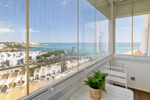 3 Bed Penthouse Apartment for sale in Estepona, Costa del Sol