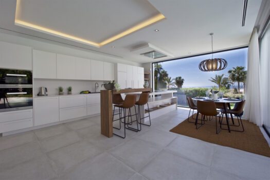 5 Bed Detached Villa for sale in Benahavis, Costa del Sol