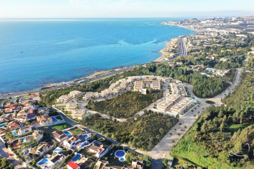 3 Bed roproperties. Townhouse for sale in Mijas Costa, Costa del Sol