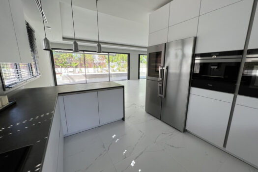 4 Bed Detached Villa for sale in The Golden Mile, Costa del Sol