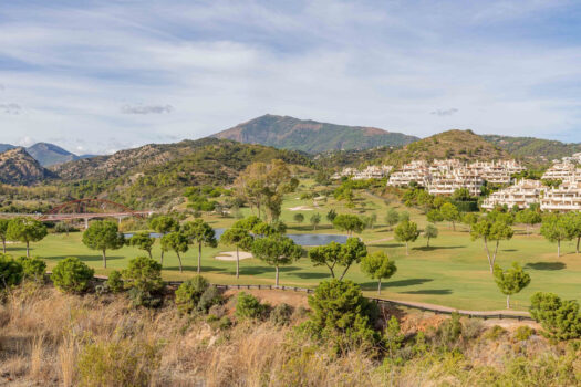 3 Bed Middle Floor Apartment for sale in Benahavis, Costa del Sol