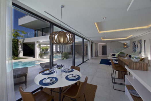 5 Bed Detached Villa for sale in Benahavis, Costa del Sol