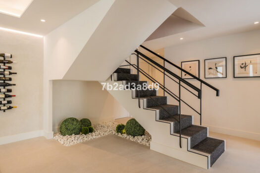 5 Bed Detached Villa for sale in Nueva Andalucia, Costa del Sol