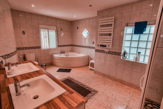 5 Bed Detached Villa for sale in Benalmadena, Costa del Sol