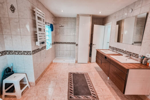 5 Bed Detached Villa for sale in Benalmadena, Costa del Sol