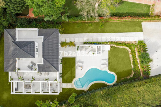 5 Bed Detached Villa for sale in Nueva Andalucia, Costa del Sol