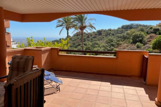2 Bed Middle Floor Apartment for sale in La Mairena, Costa del Sol