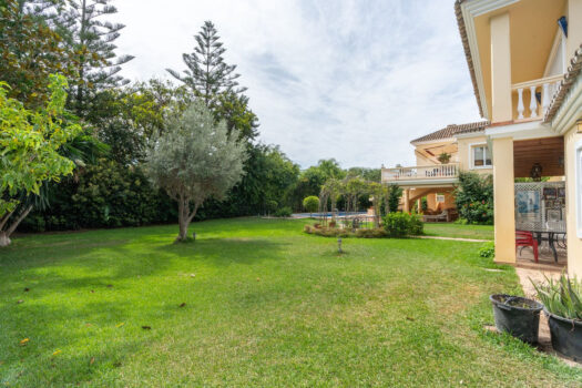6 Bed Detached Villa for sale in Guadalmina Baja, Costa del Sol