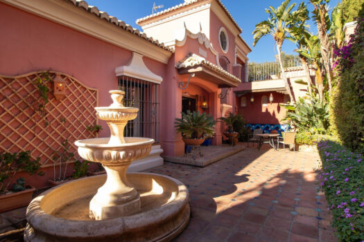 4 Bed Detached Villa for sale in Mijas Golf, Costa del Sol