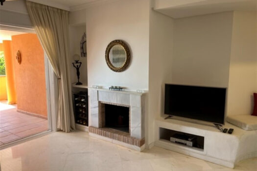 2 Bed Middle Floor Apartment for sale in La Mairena, Costa del Sol