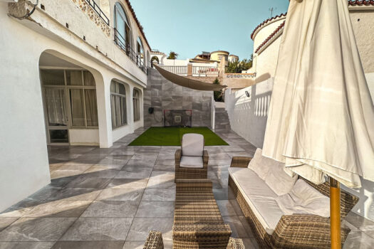 5 Bed Detached Villa for sale in Benalmadena, Costa del Sol