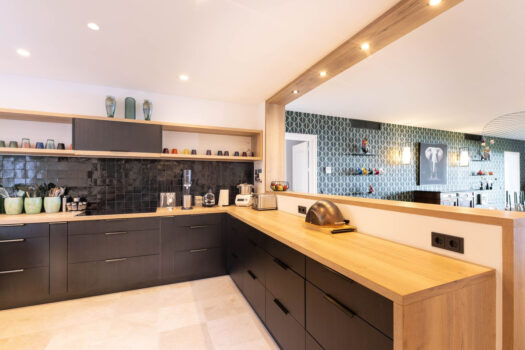 4 Bed Middle Floor Apartment for sale in La Mairena, Costa del Sol