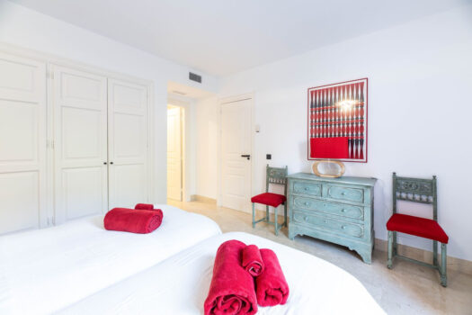 4 Bed Middle Floor Apartment for sale in La Mairena, Costa del Sol