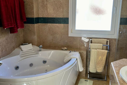 2 Bed roproperties.Penthouse Duplex Apartment for sale in Nueva Andalucia, Costa del Sol