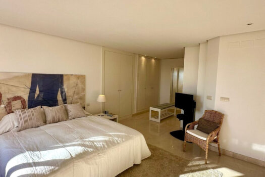 2 Bed roproperties.Penthouse Duplex Apartment for sale in Nueva Andalucia, Costa del Sol