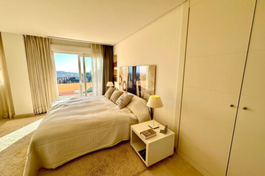 2 Bed roproperties.Penthouse Duplex Apartment for sale in Nueva Andalucia, Costa del Sol