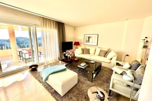 2 Bed roproperties.Penthouse Duplex Apartment for sale in Nueva Andalucia, Costa del Sol